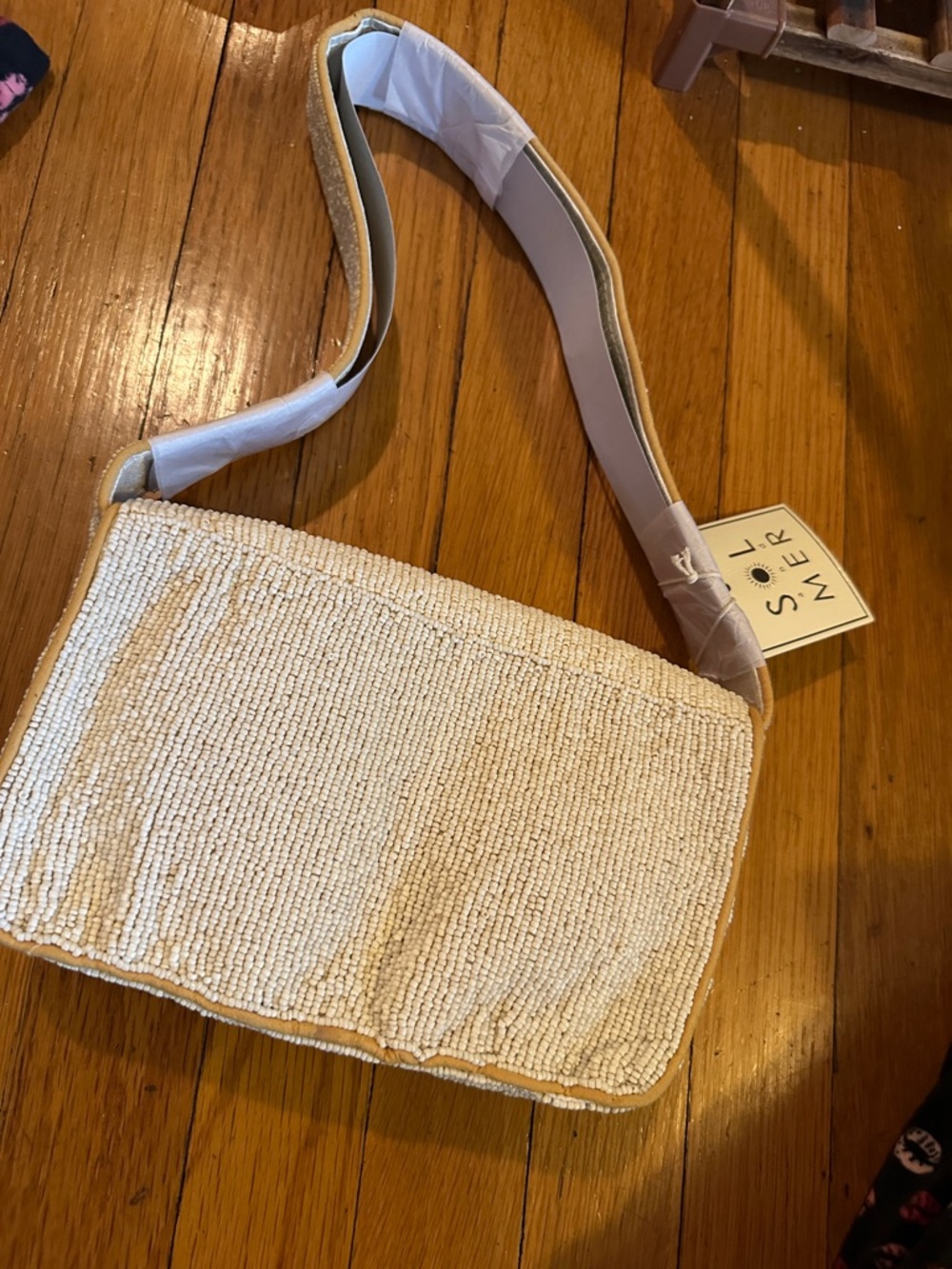 🌭 Viral Beaded Hot Dog Bag – NWT | Statement Piece | Super Unique - Picture 2 of 3